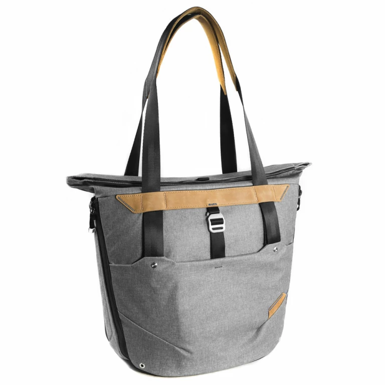 תיק צילום Peak Design Everyday Tote – אפור בהיר תיק צילום Peak Design Everyday Tote – אפור בהיר