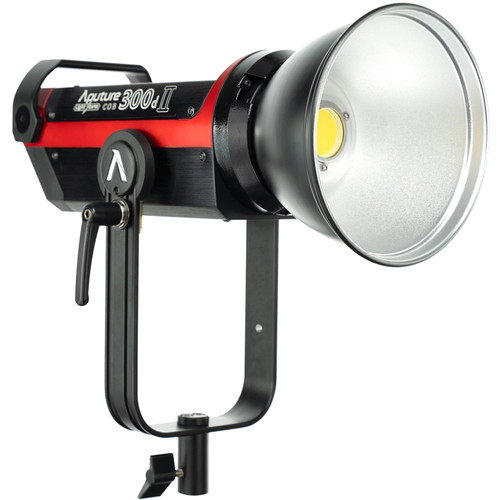 פנס לד Aputure LS C300d II LED V-Mount פנס לד Aputure LS C300d II LED V-Mount