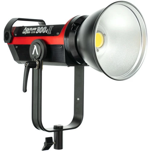 פנס לד Aputure LS C300d II LED V-Mount פנס לד Aputure LS C300d II LED V-Mount