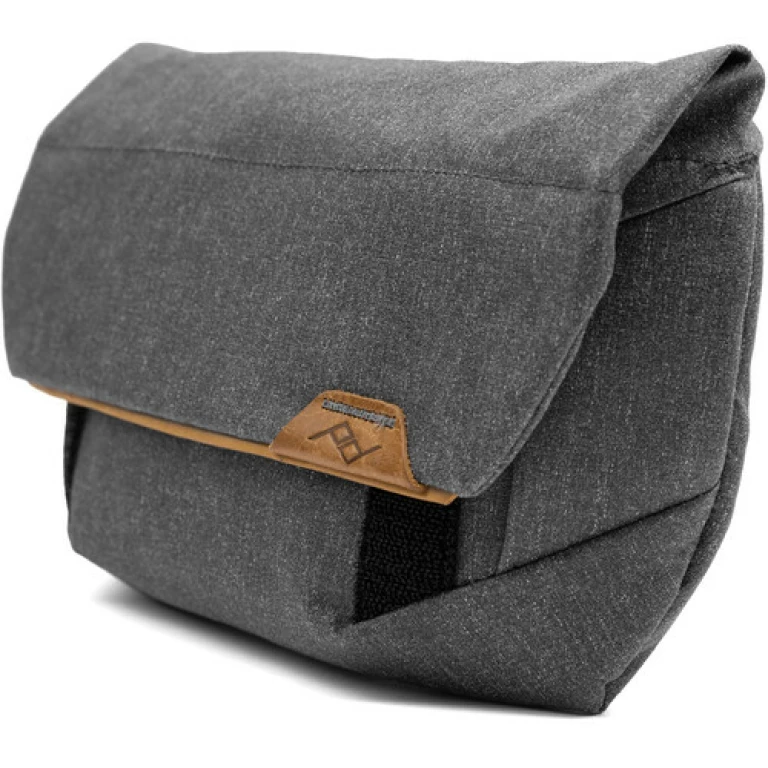 פאוצ' Peak Design Field Pouch אפור פחם פאוצ' Peak Design Field Pouch אפור פחם